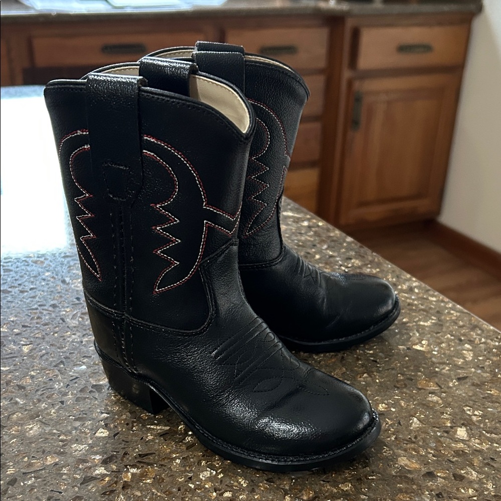 NEW Old West Kids Black Western Cowboy Boots with Contrast Stitching. Size 6